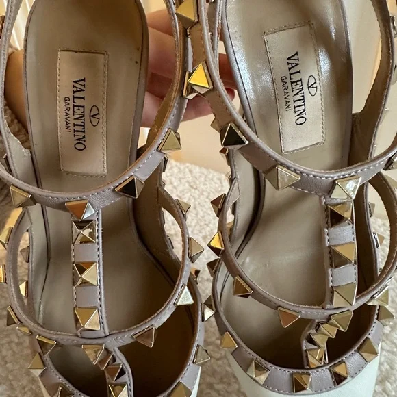 Valentino Garavani Rockstud Caged Leather Pump Ivory Poudre - Picture 7 of 15